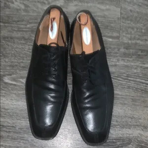 Men’s Mezlan Shoes