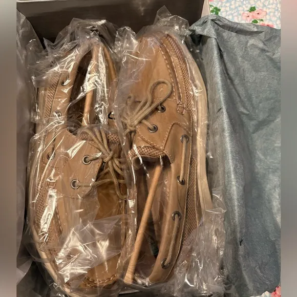 Men’s Mountrek Boat shoes size 9