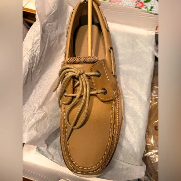 Men’s Mountrek Boat shoes size 9