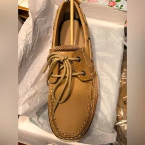 Men’s Mountrek Boat shoes size 9