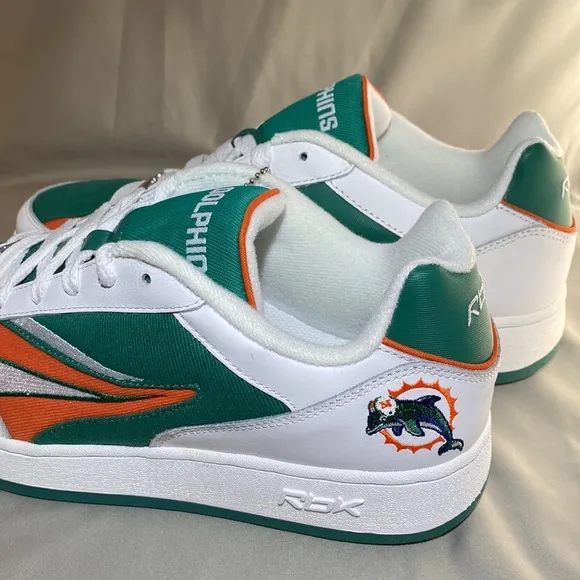 Men’s NEW Reebok Dolphins Shoes Size 11