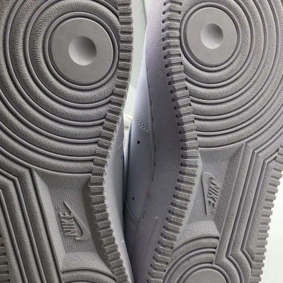Men’s Nike AF1 ‘07 CW2288-111 USED Size 8.5