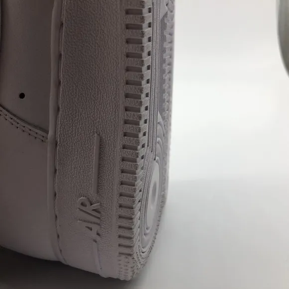 Men’s Nike AF1 ‘07 CW2288-111 USED Size 8.5