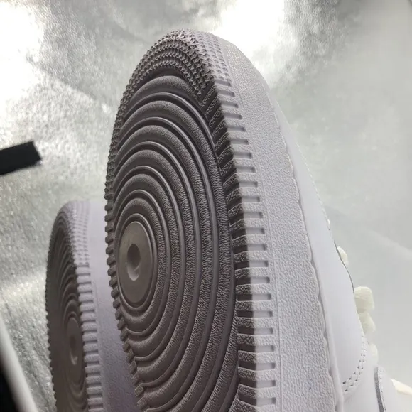 Men’s Nike AF1 ‘07 CW2288-111 USED Size 8.5
