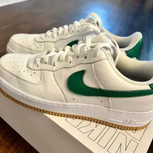 Men’s Nike Air Force One Customs