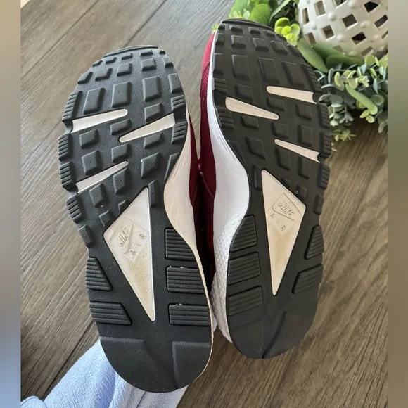 Men’s Nike Air Hurache Shoes