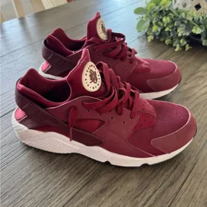 Men’s Nike Air Hurache Shoes