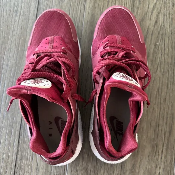 Men’s Nike Air Hurache Shoes
