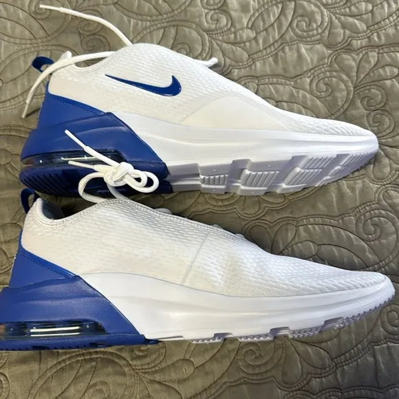 men’s Nike air max motion 2 shoes, size 10 nwt