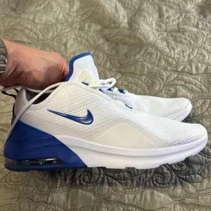 men’s Nike air max motion 2 shoes, size 10 nwt