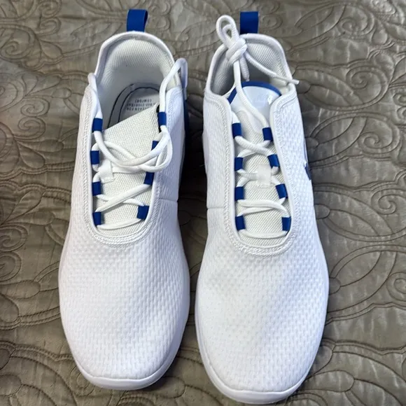 men’s Nike air max motion 2 shoes, size 10 nwt