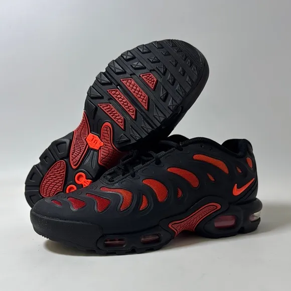 Men’s Nike Air Max Plus Drift Shoes Black Dragon Red Crimson  FD4290 010