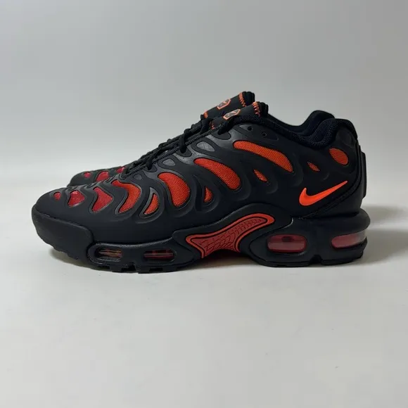 Men’s Nike Air Max Plus Drift Shoes Black Dragon Red Crimson  FD4290 010