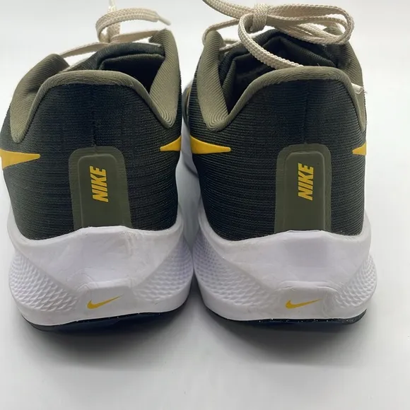 Men’s Nike Air Zoom Pegasus 39 Green/White/Gold FD0785-300 Used Size 9.5
