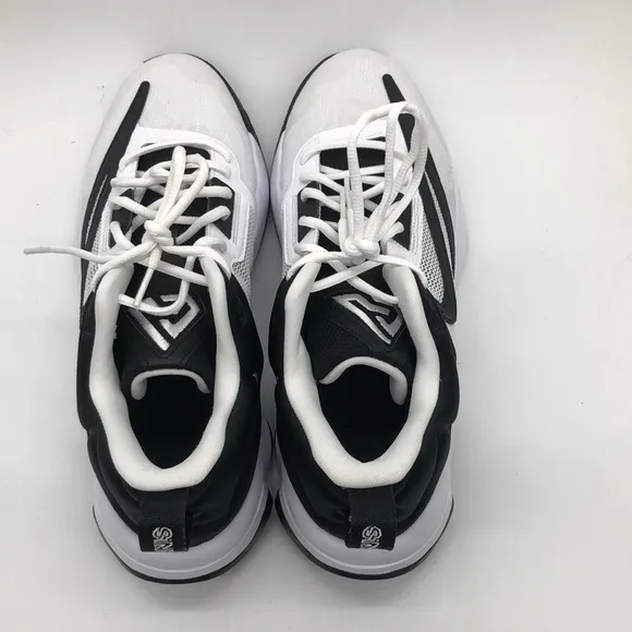 Men’s Nike Giannis Immortality 3 Black/White DZ7533-100 NWOB