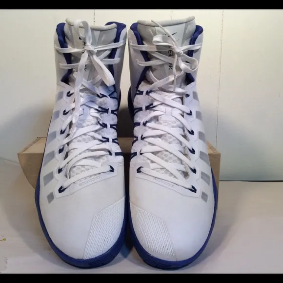 Men’s Nike Hyperdunk basketball shoe size 16.5