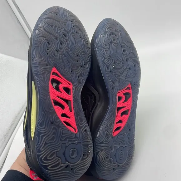 Men’s Nike KD15 Multi Colored DC1975-001 USED Size 8