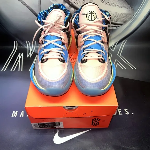 Men’s Nike Kyrie Infinity Valentine’s Day Basketball Shoes