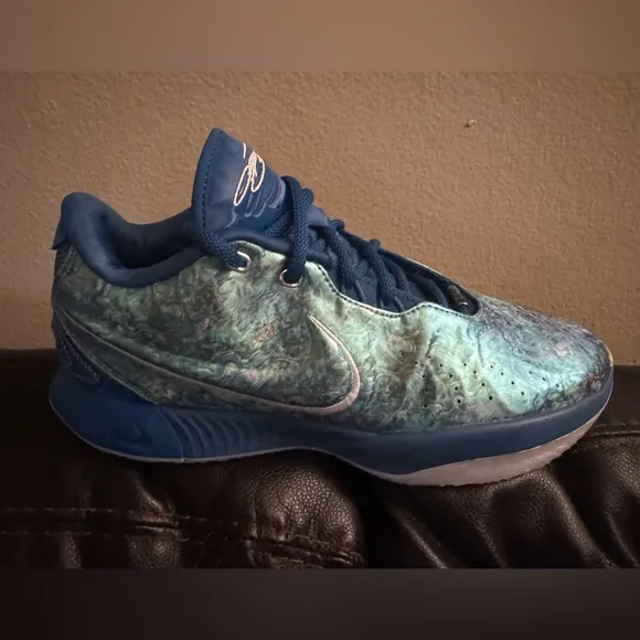 Men’s Nike LeBron James XXI Basketball Shoes “Abalone” Size 11