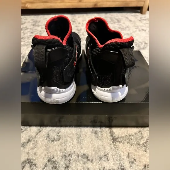 Men’s Nike Lebron Soldier XII size 7.5 basketball shoes.