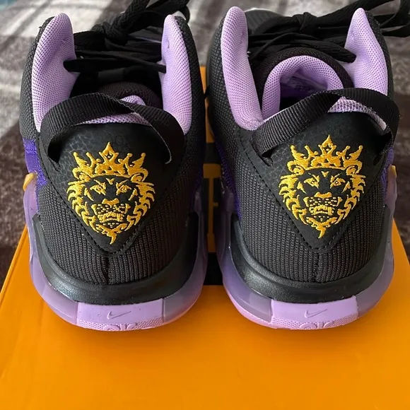 Men's Nike LeBron Witness 7 Lakers Basketball Shoes