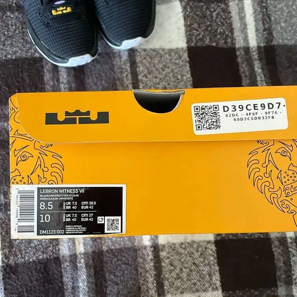 Men's Nike LeBron Witness 7 Lakers Basketball Shoes