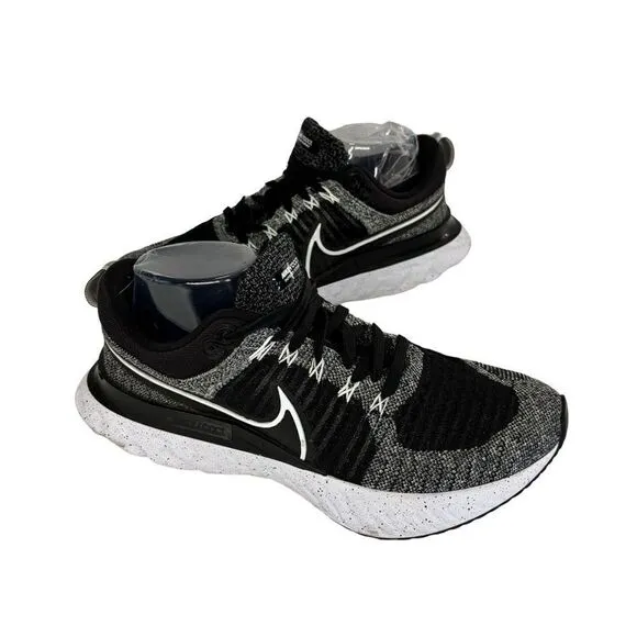 Men’s Nike React fly knit athletic shoes size 9 black