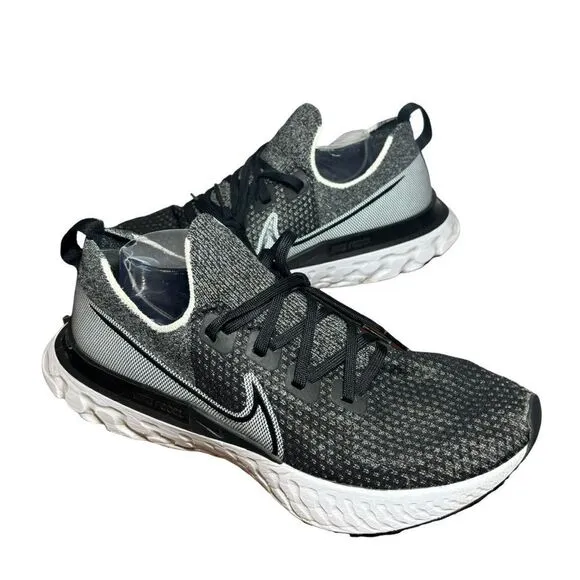 Men’s Nike React flyknit athletic shoes size 11.5 black