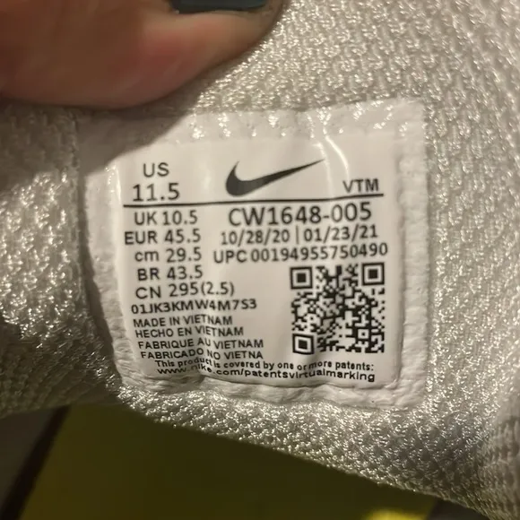 Men’s Nike shoes size 11.5