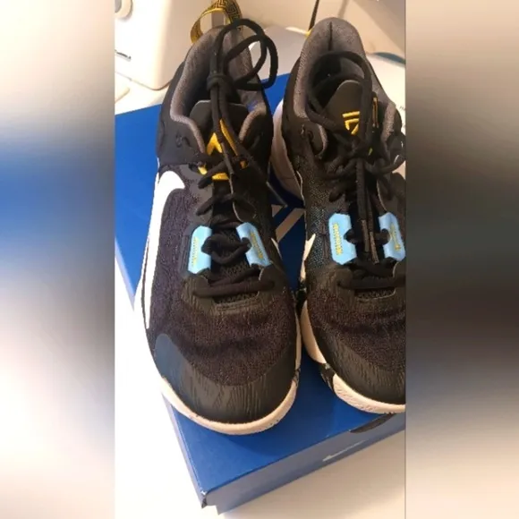 Men’s Nike shoes size 8