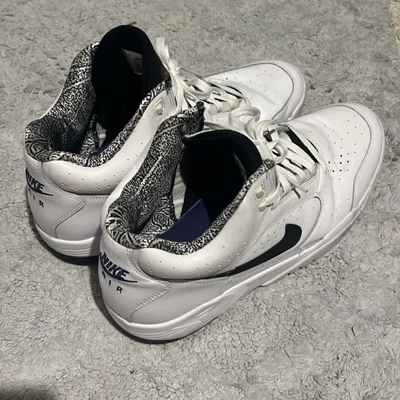 Men’s Nike size 13 white and black shoes