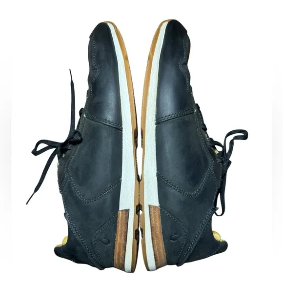 Men's OluKai Huaka'i Li Black Nubuck Size 9.5