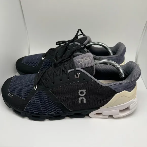 Men’s On Cloudflyer Running Shoes Size 11.5
