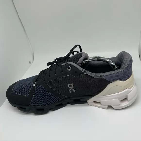 Men’s On Cloudflyer Running Shoes Size 11.5
