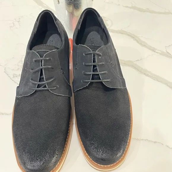 Men’s shoes size 11