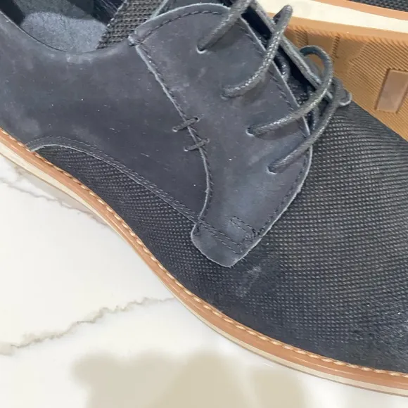 Men’s shoes size 11