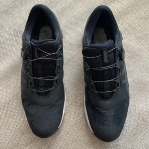 Men’s Size 11 ASICS BOA Golf Shoes (needs insert)