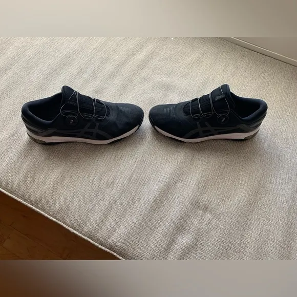 Men’s Size 11 ASICS BOA Golf Shoes (needs insert)