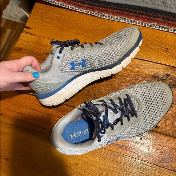 Men’s size 11 under armour tennis shoes