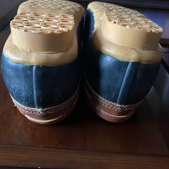 Men’s size 7 dark blue Low Duck Boots Rubber and Leather