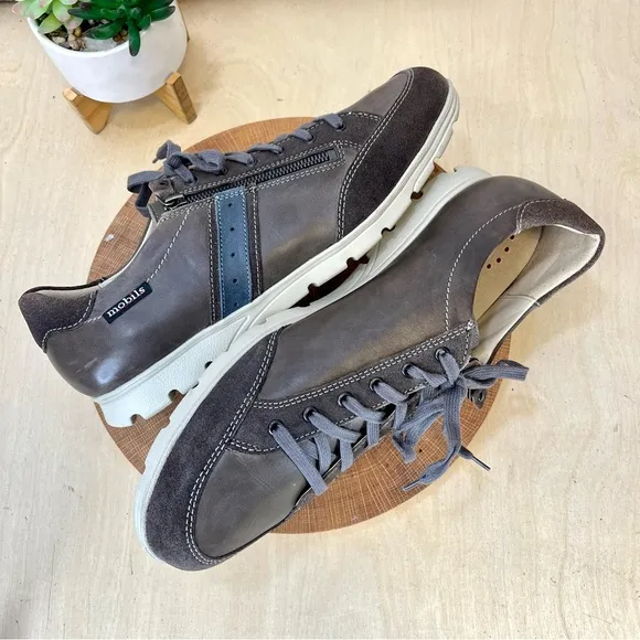 Mephisto | Kristof Leather Zippered Sneaker Taupe/Grey Size 10.5