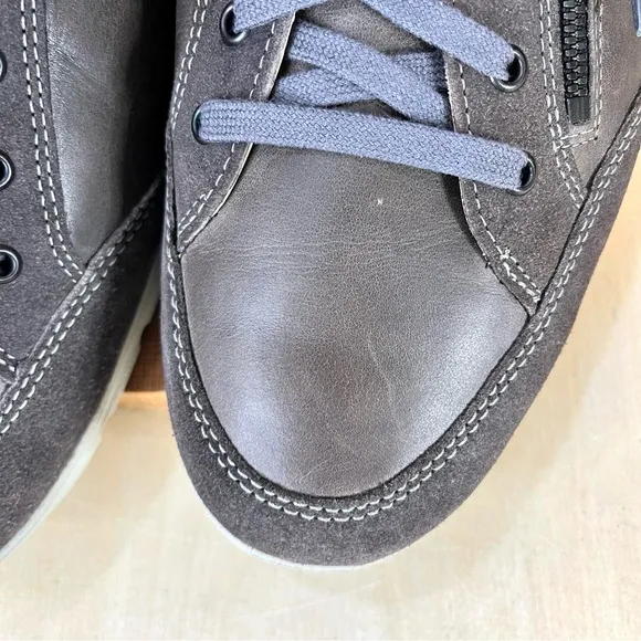 Mephisto | Kristof Leather Zippered Sneaker Taupe/Grey Size 10.5