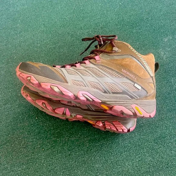 Merrell Sz 11M Women's Trail Hiking Boots lace up water resist Shoes Brown pink