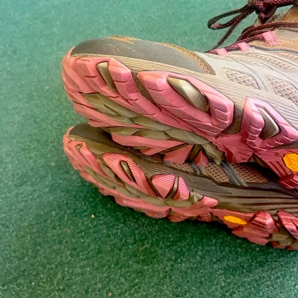 Merrell Sz 11M Women's Trail Hiking Boots lace up water resist Shoes Brown pink