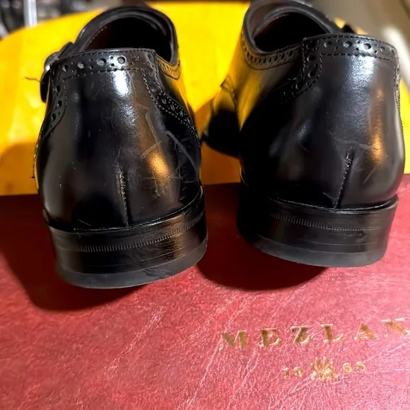 MEZLAN Men’s shoes (US Size 8M) Gorgeous looking black single monkstrap