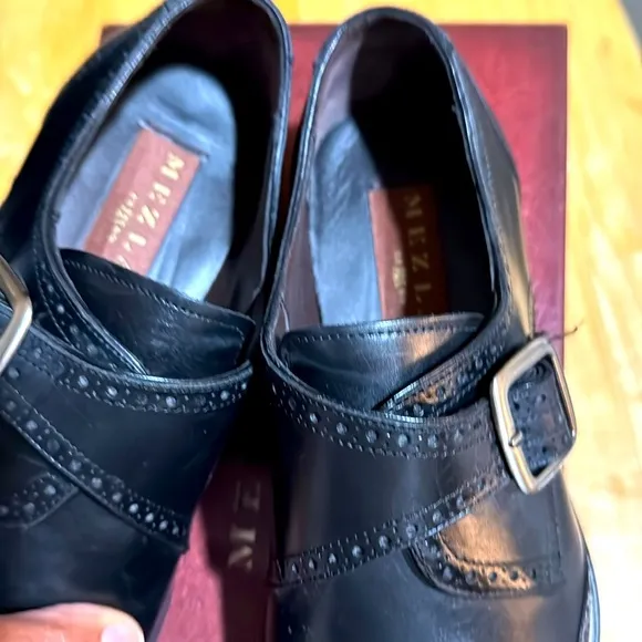 MEZLAN Men’s shoes (US Size 8M) Gorgeous looking black single monkstrap