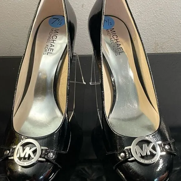 Michael Kors Michael Monogram Black Patent Leather Pumps Logo Silver Buckle 7.5M