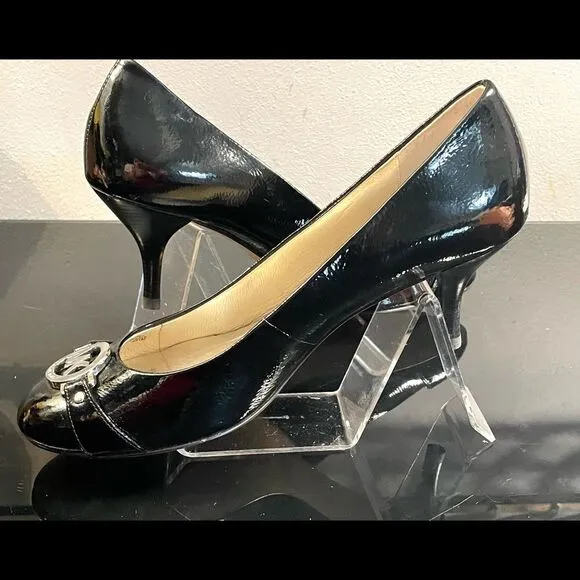 Michael Kors Michael Monogram Black Patent Leather Pumps Logo Silver Buckle 7.5M
