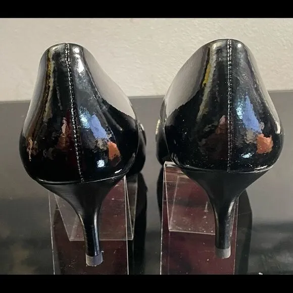 Michael Kors Michael Monogram Black Patent Leather Pumps Logo Silver Buckle 7.5M