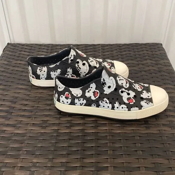 Mickey Mouse natives shoes women’s size 7
